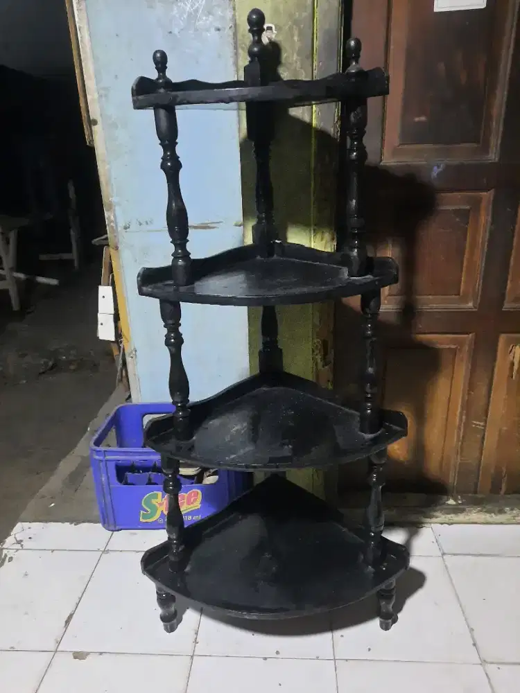Rak sudut susun kayu Jati