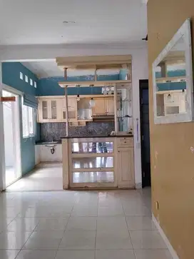 Disewakan Rumah Lokasi Strategis Jl. Tamansari Hill Semarang
