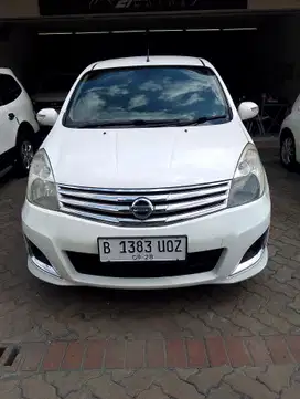 GRAND LIVINA ULTIMED AUTOMATIC/AT 2012 PUTIH