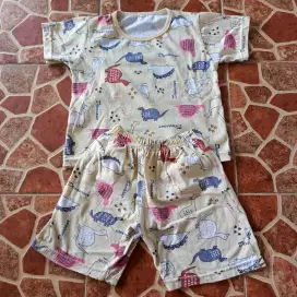 Baju setelan anak usia 3 - 4 tahun