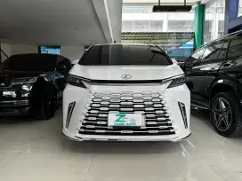 LEXUS LM350H 2024