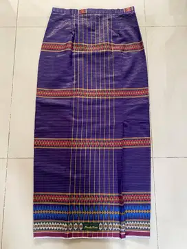 ROK KAIN TENUN IKAT TORAJA – PUSAKA BONE – PRELOVED LIKE NEW