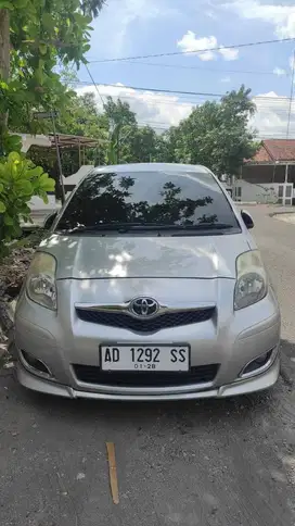 YARIS MATIC 2011 TIPE E LOW KM