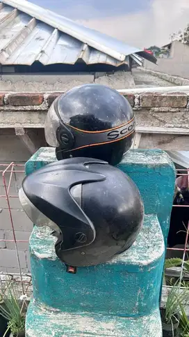 Helm bekas hadiah motor
