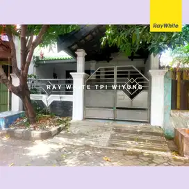 Dijual rumah dukuh kupang surabaya