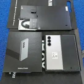 Samsung Galaxy Z Fold 6 12-256gb Like new grs resmi sein msh garansi
