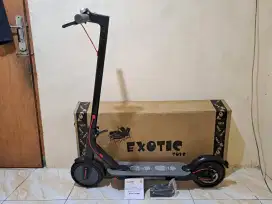 Skuter Listrik Exotic ST8256