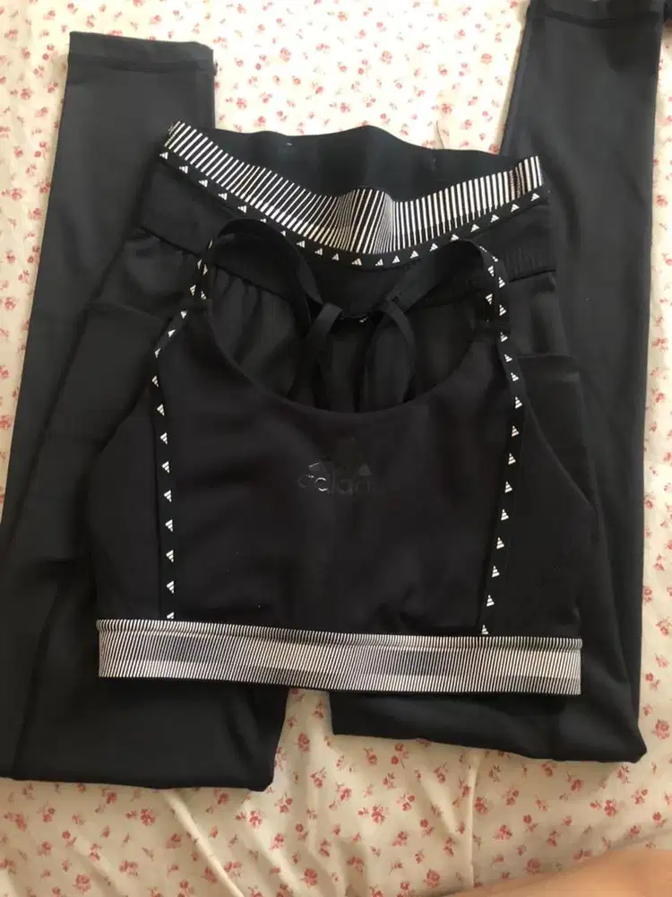 Bundle One set  baju olah raga