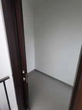 RUMAH DIJUAL PIK UKURAN 10X18 UNIT 2 LANTAI CLUSTER BAGUS TERMURAH