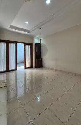 Dijual Rumah di Gading Pelangi Biru Kelapa Gading Jakarta Utara