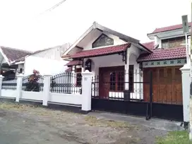 Rumah luas dekat ke UGM area jakal km 6