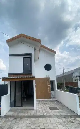 Rumah Korea Pertama di Surabaya Timur
