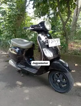 VESPA LX 125 TAHUN 2012