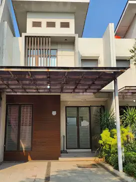 Sewa rumah 2 lantai di daerah JGC, Jakarta Timur