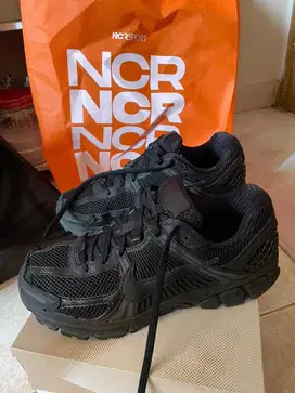 Nike Vomero 5 Ori Size 41