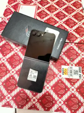 Samsung Z flip 6 ram 12/512 gb