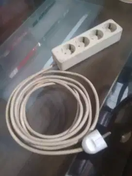 Stopkontak uticon isi 4 + kabel + steker