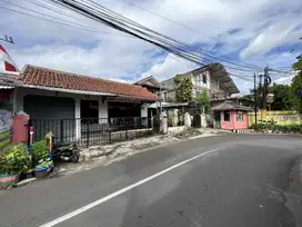 Rumah Murah Hitung Tanah Pinggir Jalan 2 Mobil