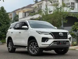 Fortuner VRZ 2.4 AT 2021 Putih Facelift