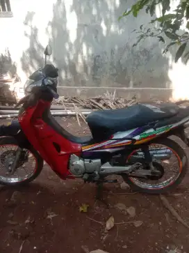 Motor Karisma 2004