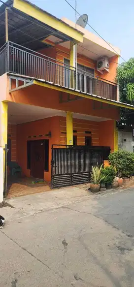 Dijual rumah 2 lantai di belakang pemda karawang