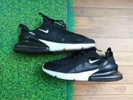Nike Airmax 270 Black •Preloved, Second, Thrift•