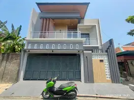 Rumah Solo jajar Laweyan karaangasem alila dekat solo Square