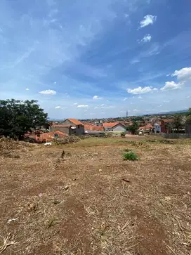 Hunian Nyaman 2 Lantai, 3KT 2KM + Kitchenset — Cocok untuk Keluarga