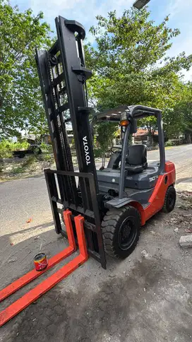 READY TOYOTA 8FD30 3 TON MAST TWO STAGE MATIC UNIT NORMAL SIAP KERJA