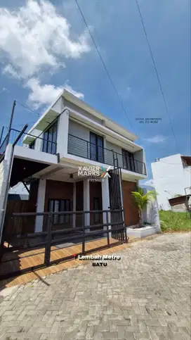 Villa Modern+Kolam Renang Di Lembah Metro Kota Batu