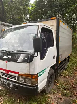 Isuzu elf 2005 nhr