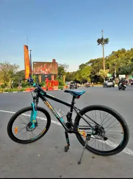 Sepeda MTB Polygon Monarch 5