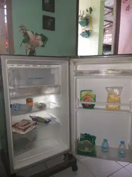 Kulkas 1 pntu beku dngin lengkap 50 watt free lalamove