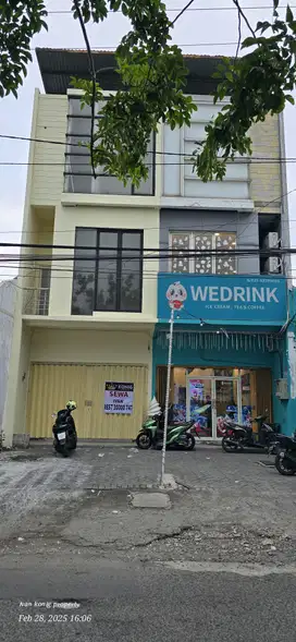 S. Manukan dalam. Ruko 3 lantai. Nol jalan