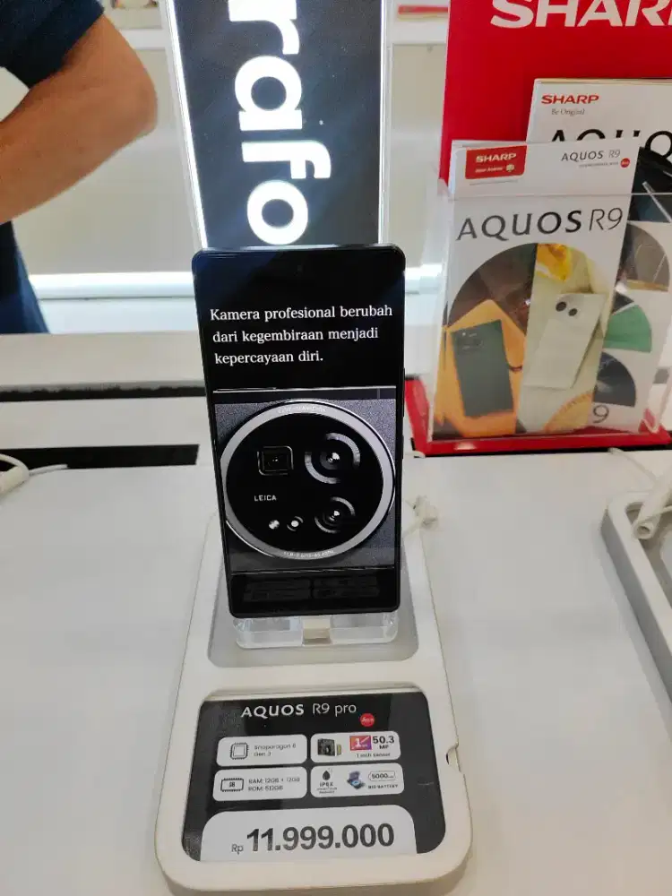 Sharp aquos R9 pro (garansi resmi 2 tahun)