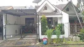Dijual Rumah di Kencana Loka BSD