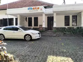 ruang usaha luas 19m² 405x490  bisa untuk  boutique dll