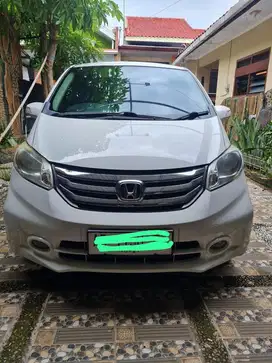 Honda Freed Putih 2015