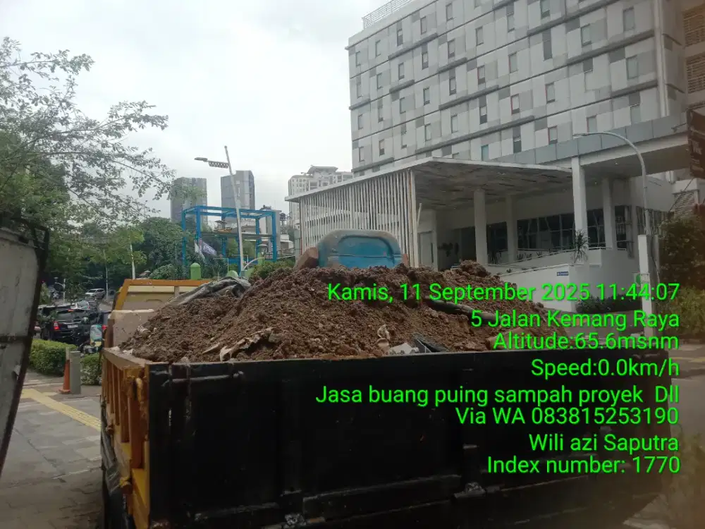 Tukang buang puing sampah dll