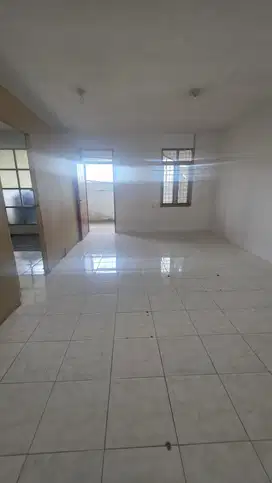 Ruko lebar 8 di leuwipanjang strategis untuk usaha kantor disewakan