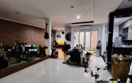 DIJUAL RUMAH 2 LANTAI TURUN HARGA DI CLUSTER TENGAH KOTA WISATA!