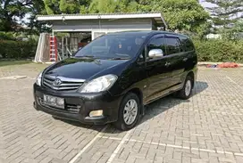 Kijang Innova 2011 V matic Bensin
