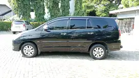 Kijang Innova 2011 V matic Bensin