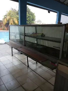 etalase makanan minuman