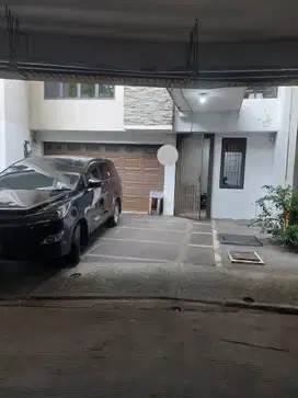 Jual Cepat Townhouse Free Lift di Perumahan Springhill Golf Residence