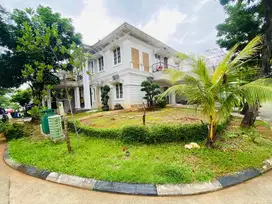 Rumah Bagus Hoek di Cluster Premium Lippo Cikarang