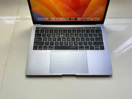 Macbook Pro Touchbar i5 3,1 - 8/512