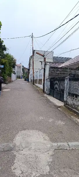 Di jual rumah siap huni bangunan lama terawat