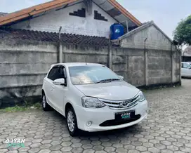 TOYOTA Etios Valco E M/T 2015 - White Metallic