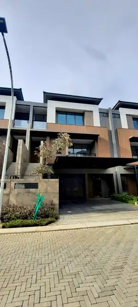 Rumah Bagus 2 Lantai di Cluster Kazumi The Zora BSD City